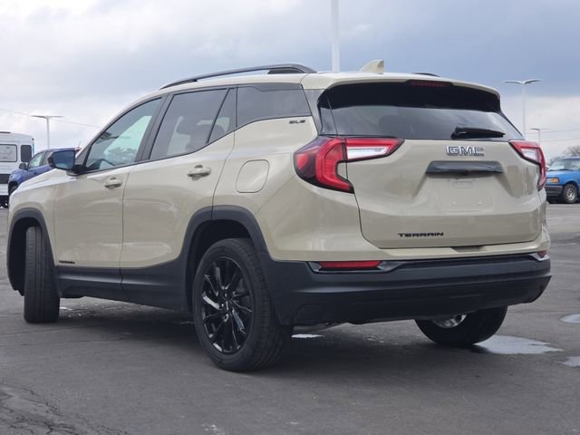 Used 2023 GMC Terrain SLE w/ Driver Convenience Package image 19