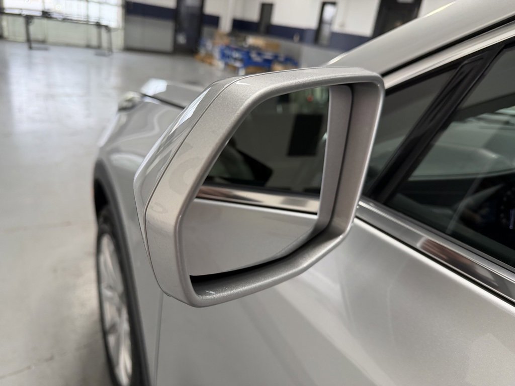 Used 2019 Cadillac XT4 Luxury image 12