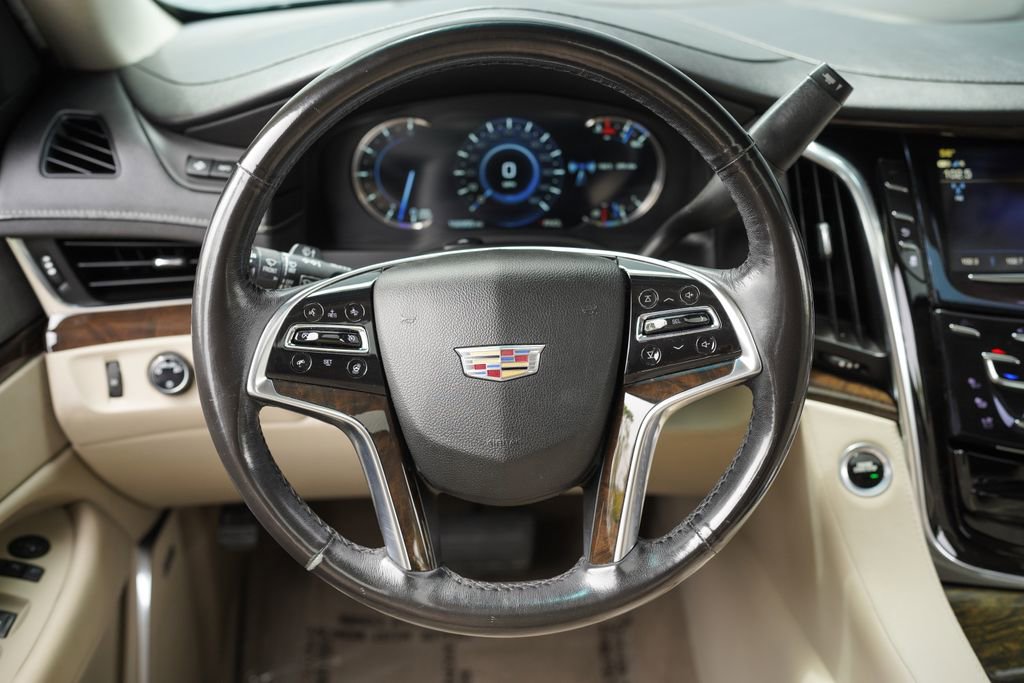 Used 2018 Cadillac Escalade ESV Luxury AWD/4WD image 26