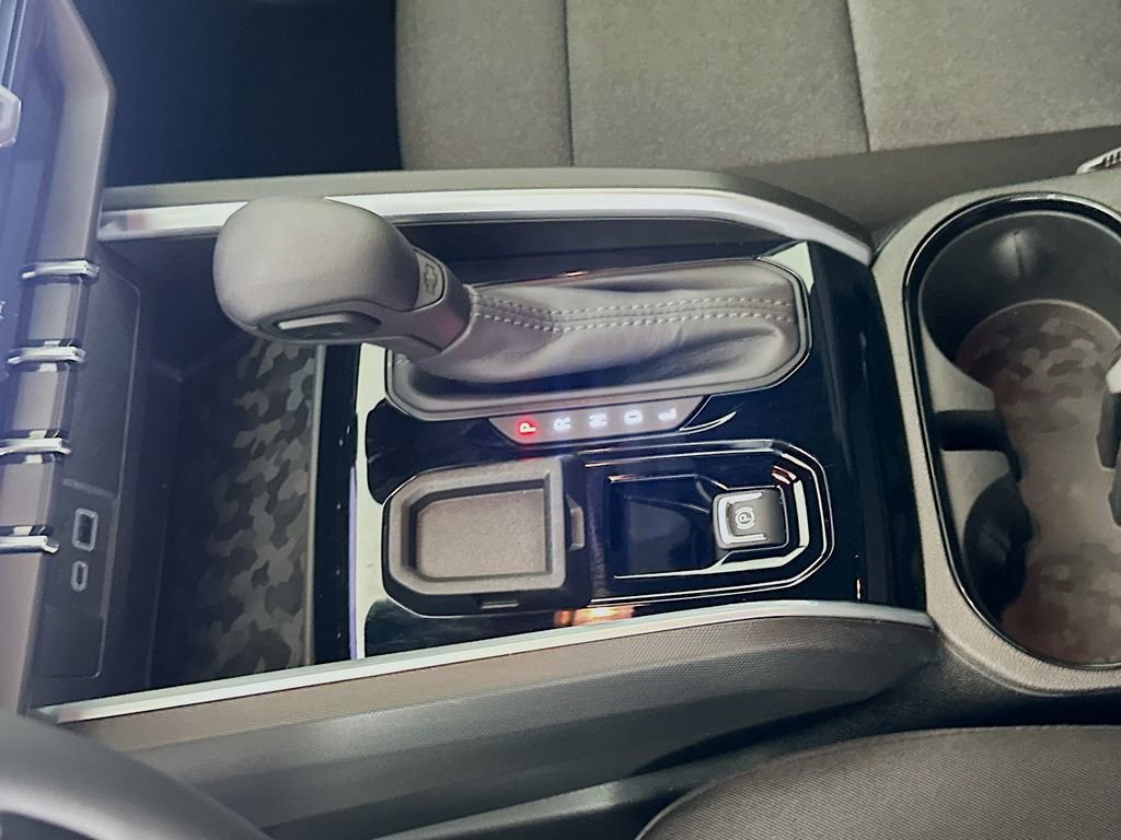 Used 2025 Chevrolet Colorado W/T w/ WT Convenience Package II image 17