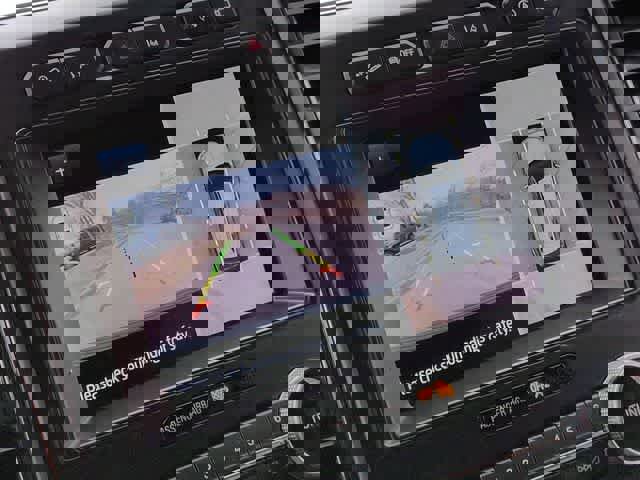 Used 2021 Ford Expedition Limited image 31