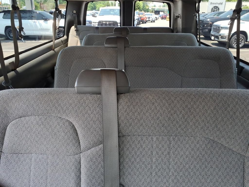 Used 2018 Chevrolet Express 3500 LT w/ LT Preferred Equipment Group RWD image 13