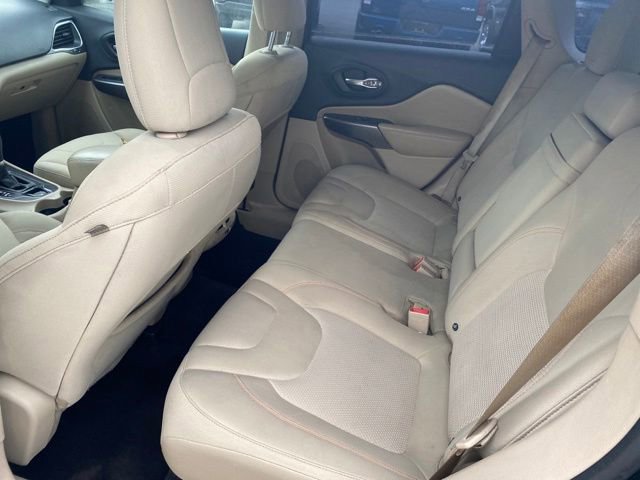 Used 2019 Jeep Cherokee Latitude image 11