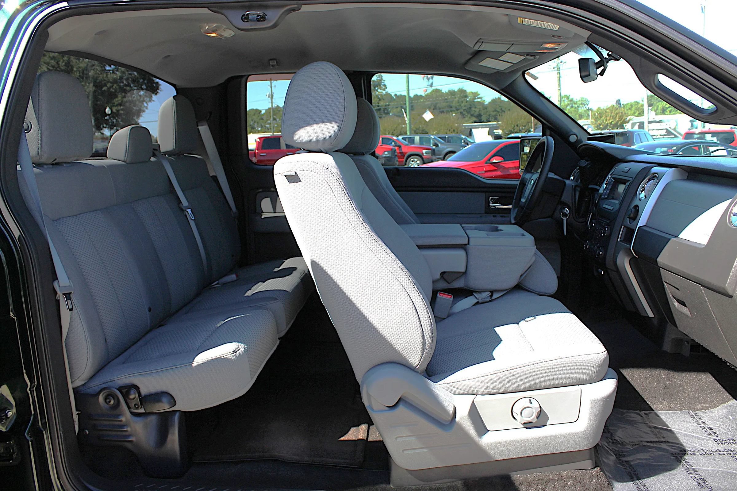 Used 2014 Ford F150 XLT w/ XLT Chrome Package RWD image 26