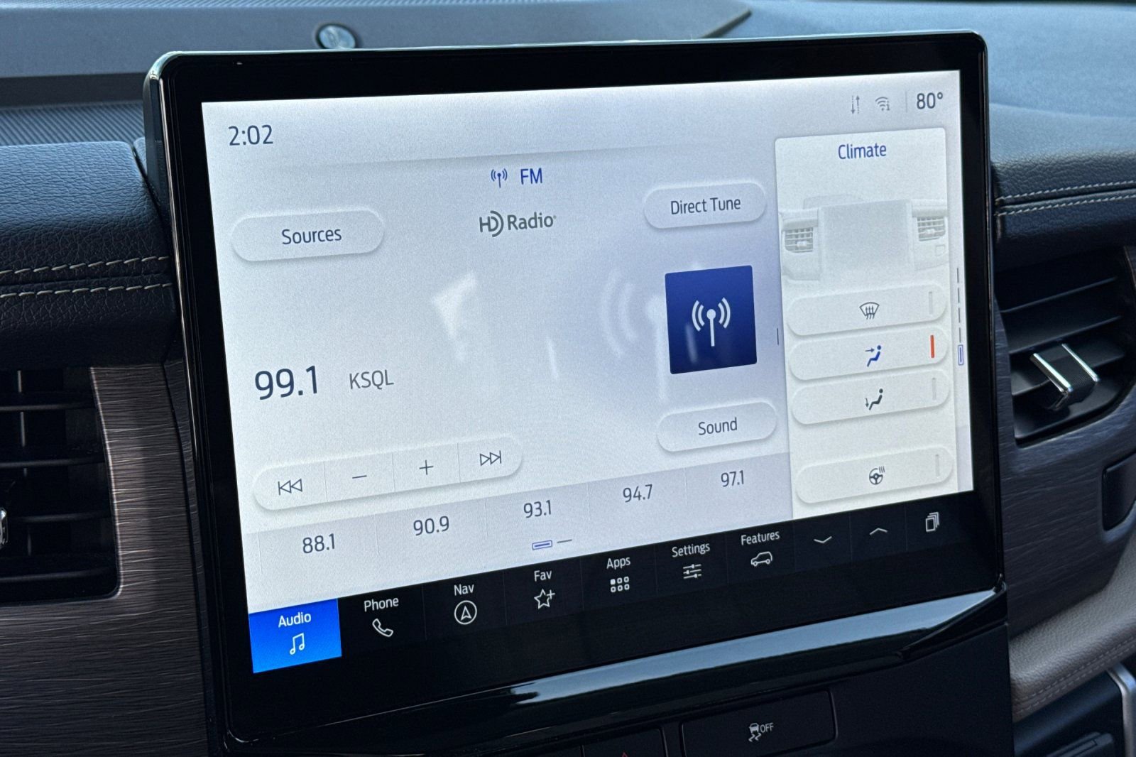 Used 2024 Ford Expedition Limited image 26