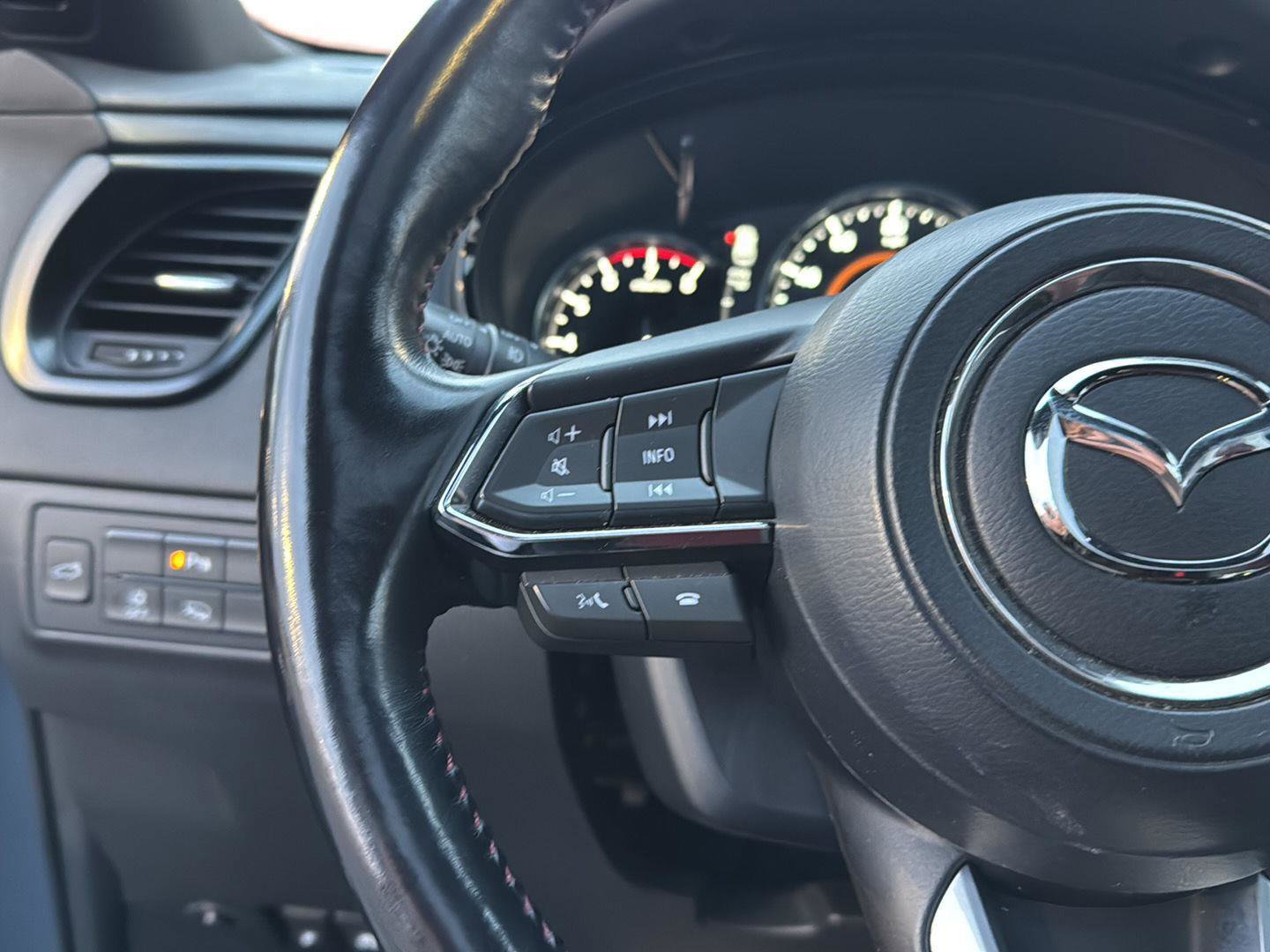 Used 2023 MAZDA CX-9 Carbon Edition image 18