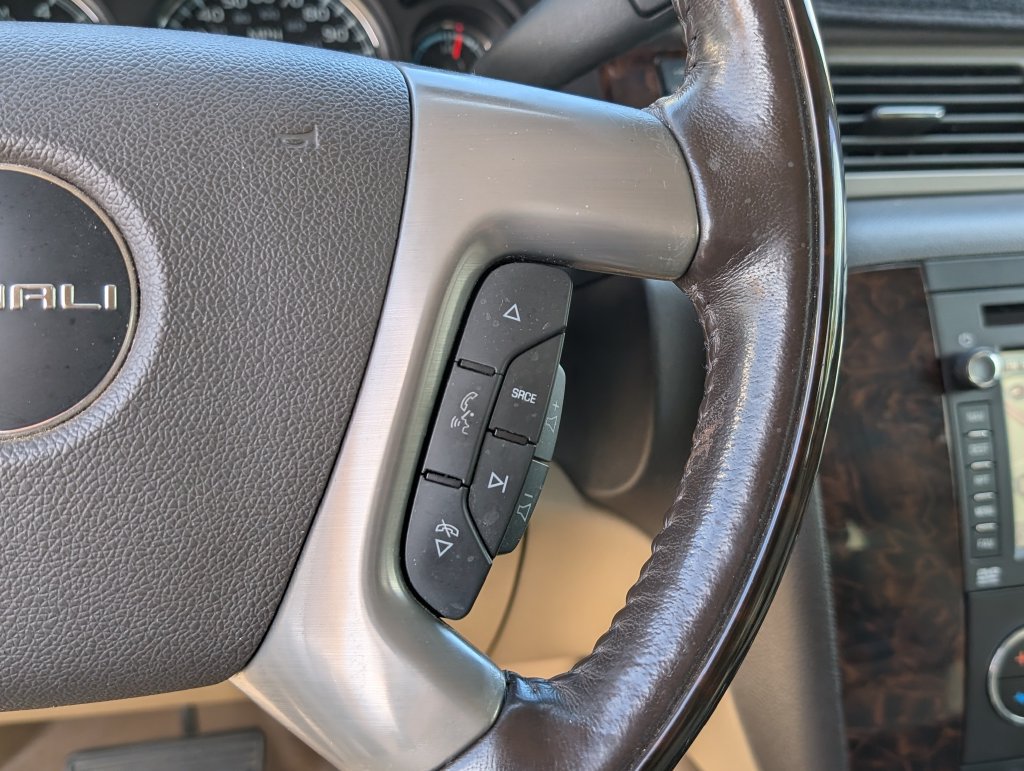 Used 2014 GMC Yukon Denali AWD/4WD image 25