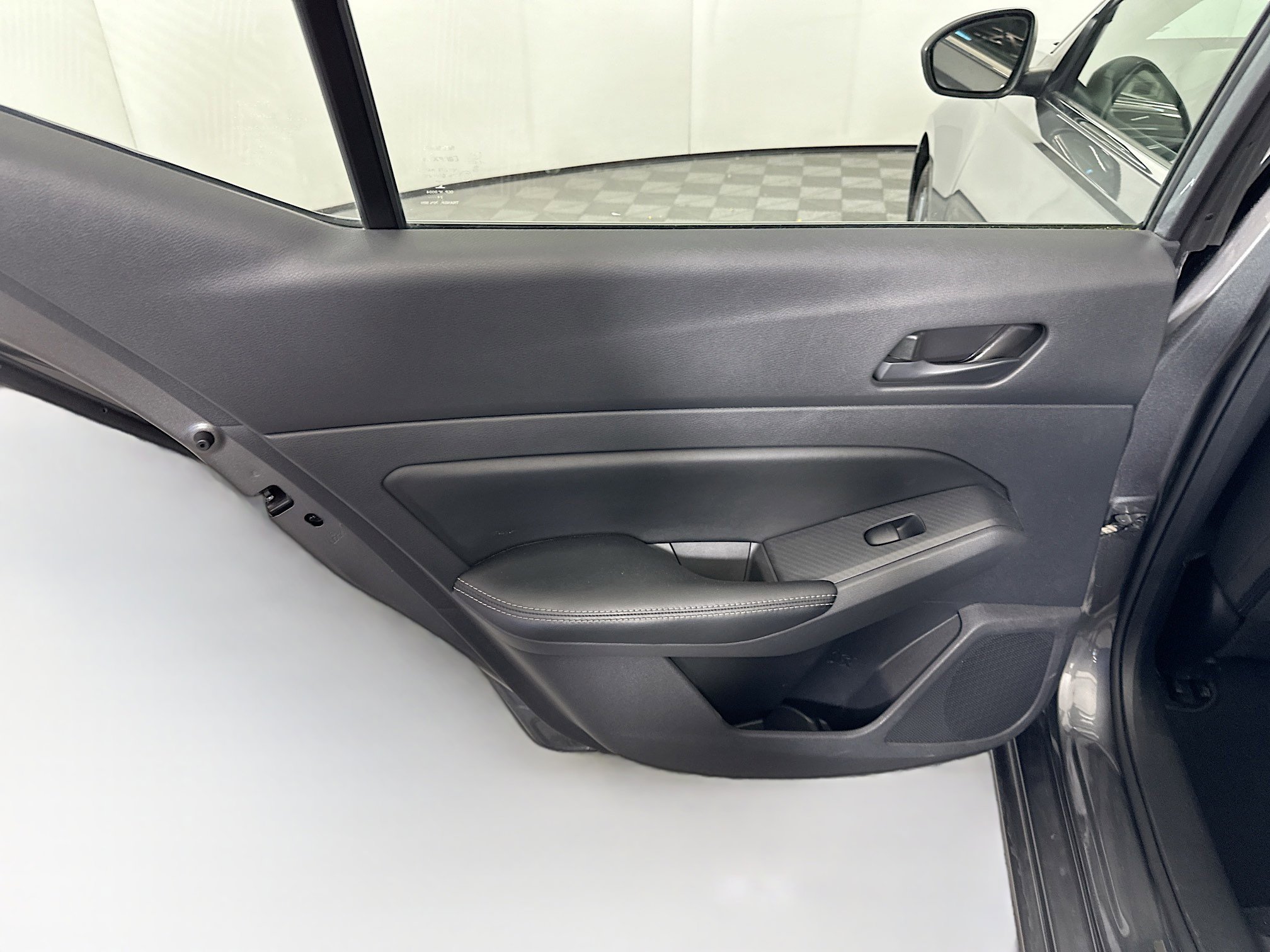 Used 2025 Nissan Altima 2.5 SV image 25