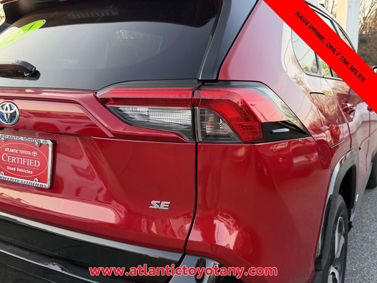 Used 2024 Toyota RAV4 SE w/ Weather & Moonroof Package image 7