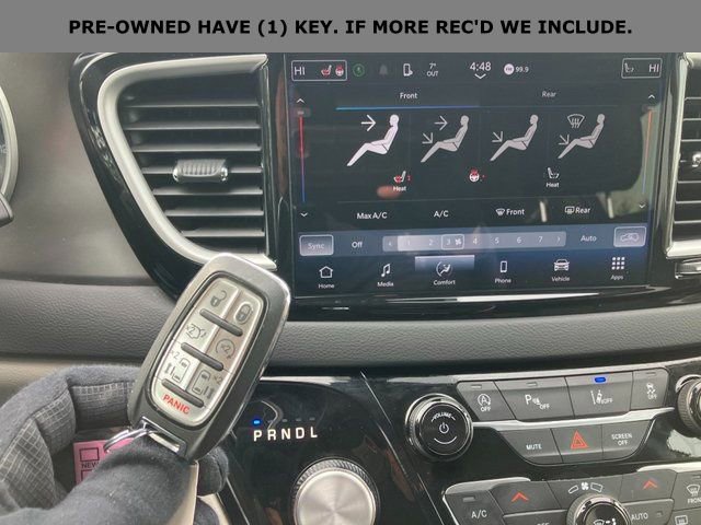Used 2024 Chrysler Pacifica Touring-L image 5
