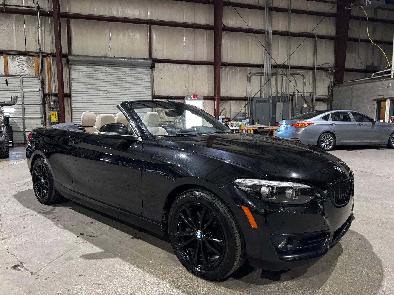 Used 2020 BMW 230i Convertible image 2