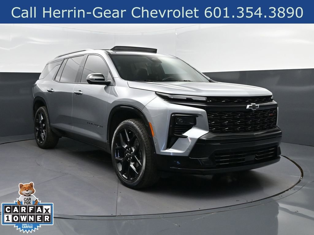 Used 2024 Chevrolet Traverse RS image 9