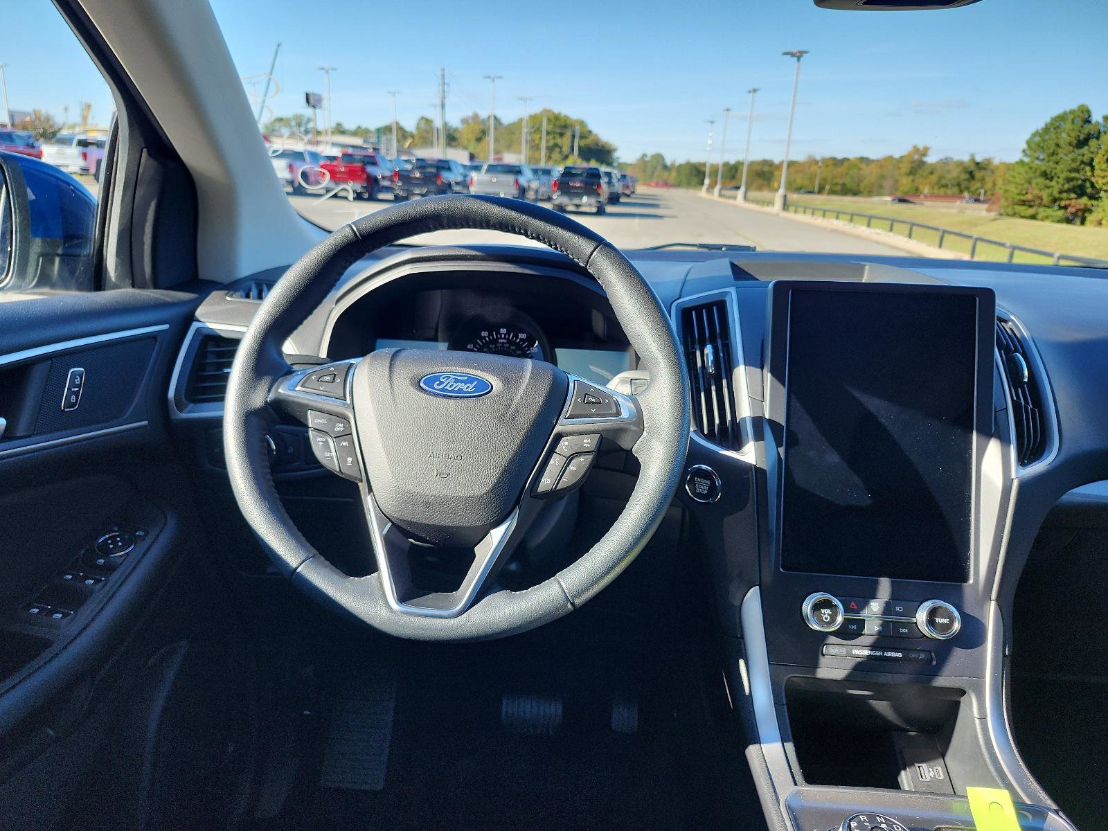 Used 2024 Ford Edge SEL image 11