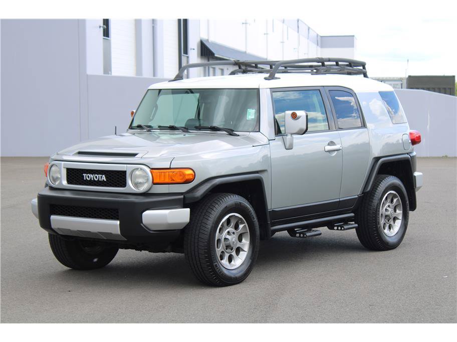 Used 2012 Toyota FJ Cruiser 4WD w/ Convenience Pkg video 1