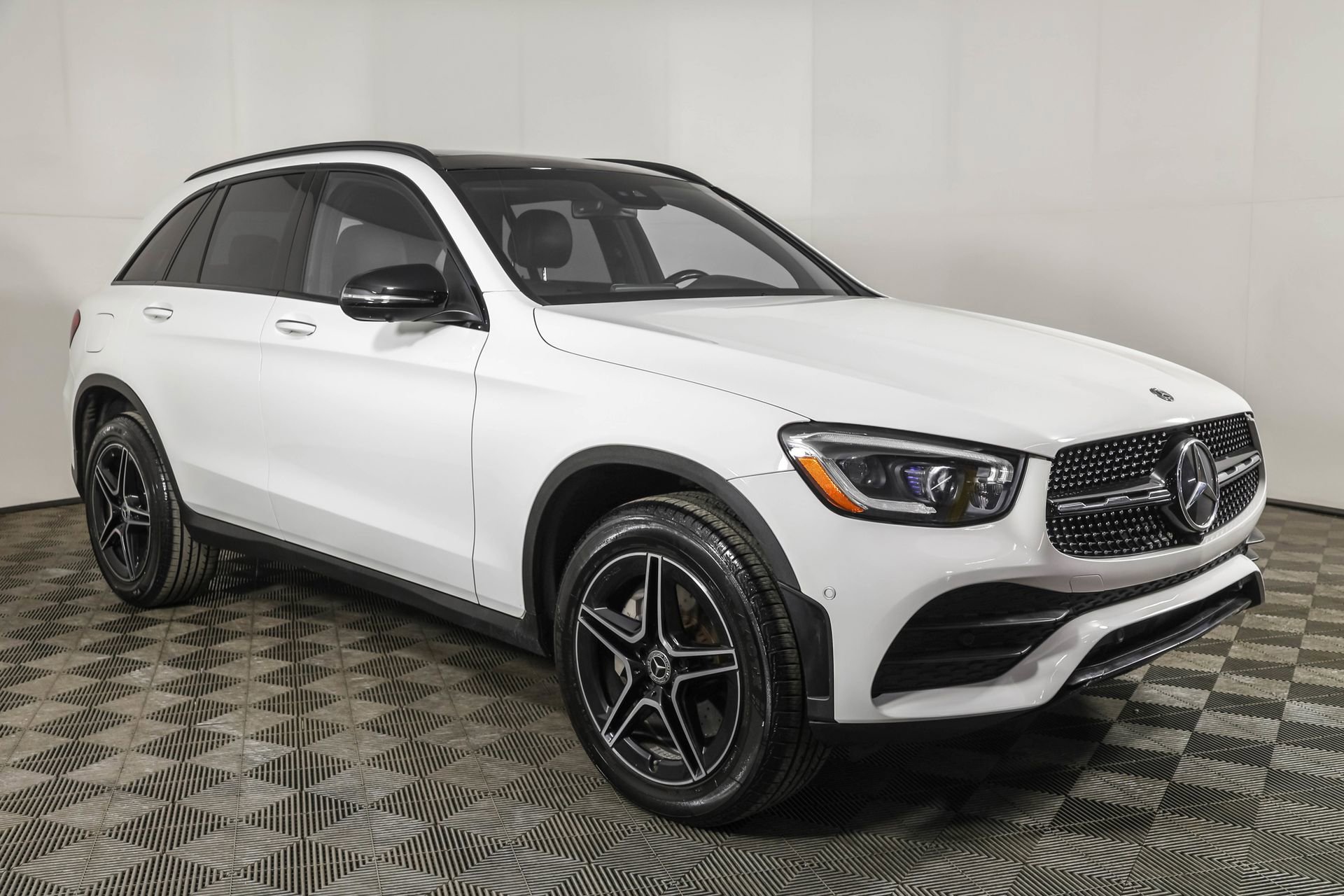 Used 2020 Mercedes-Benz GLC 300 4MATIC image 12
