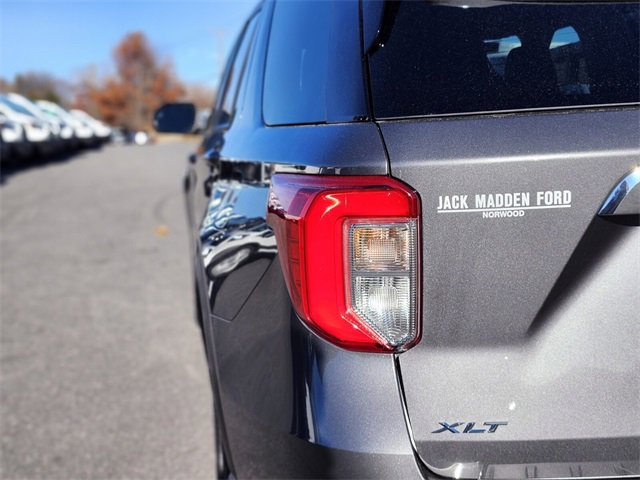 Certified 2022 Ford Explorer XLT w/ Equipment Group 202A image 9