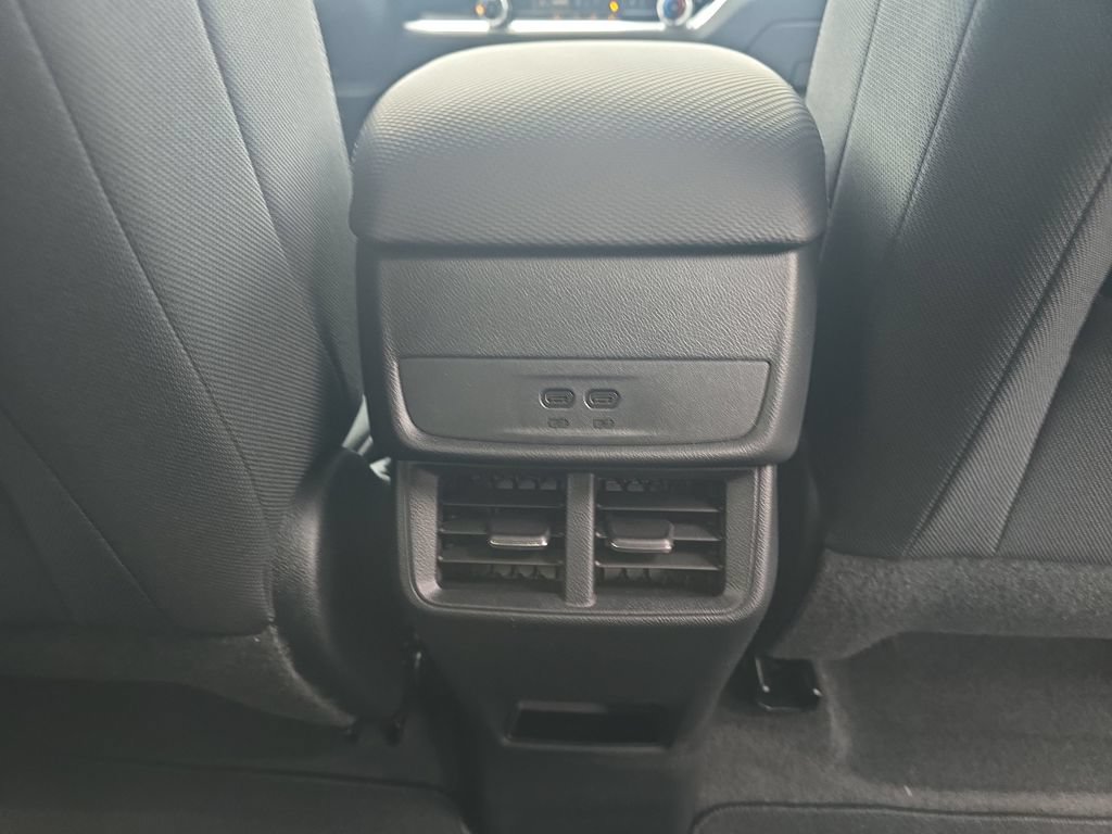 New 2026 Chevrolet Equinox LT w/ Safety and Technology Package AWD/4WD image 18