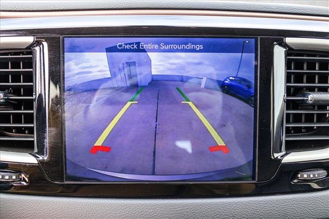 Used 2017 Chrysler Pacifica Touring-L image 17