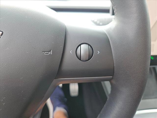 Used 2023 Tesla Model Y Performance AWD/4WD image 23
