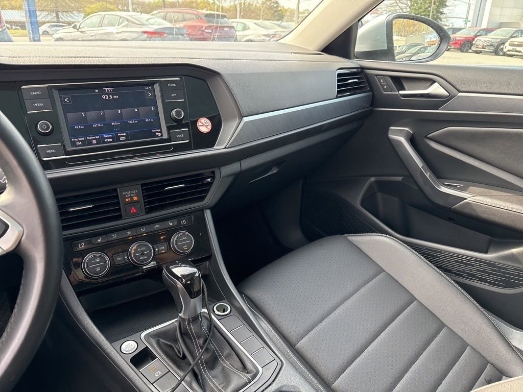 Used 2024 Volkswagen Jetta SE image 20