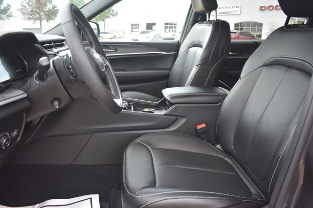 Used 2025 Jeep Grand Cherokee L Limited w/ Luxury Tech Group II image 15