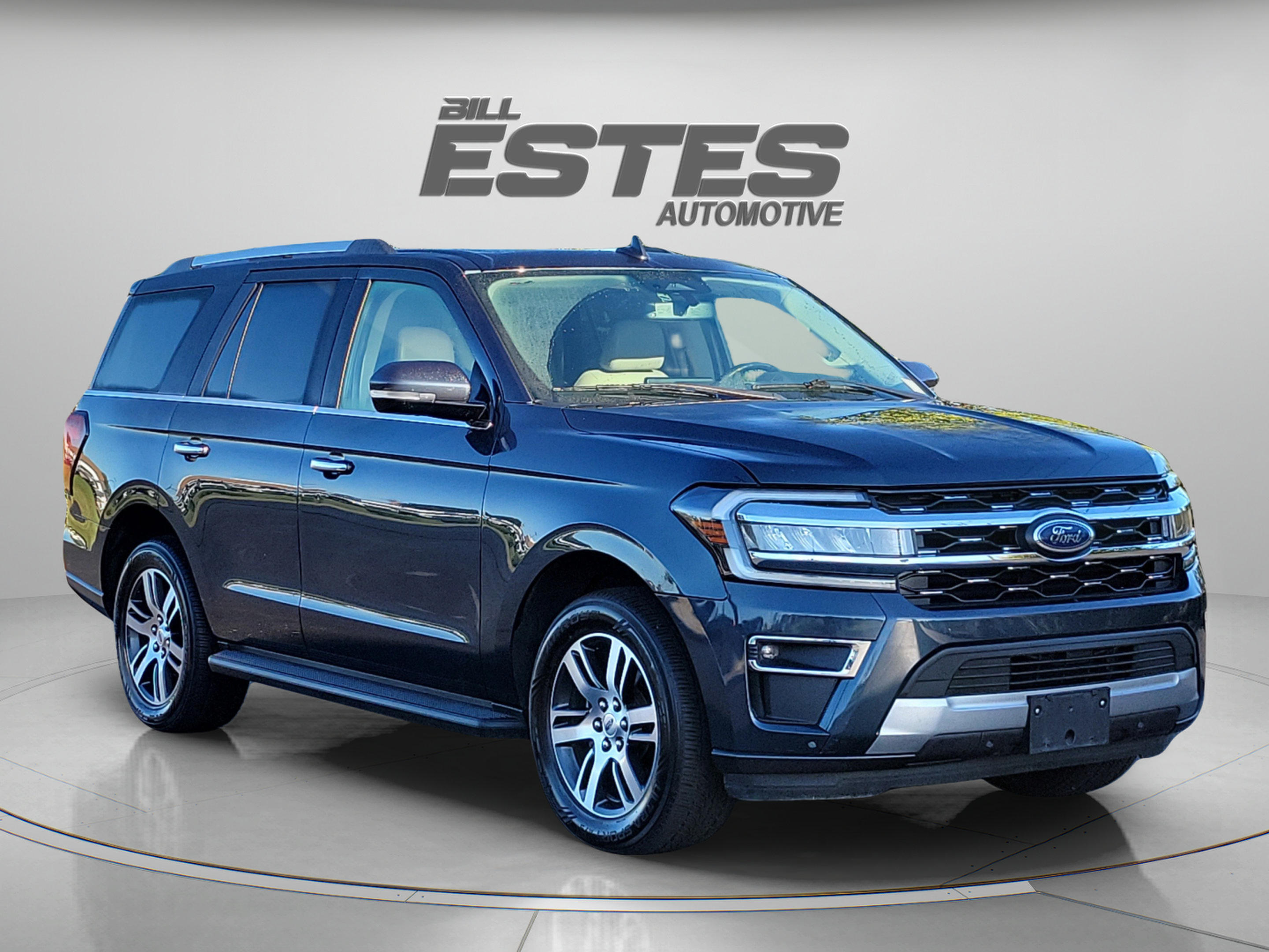 Used 2024 Ford Expedition Limited AWD/4WD image 5