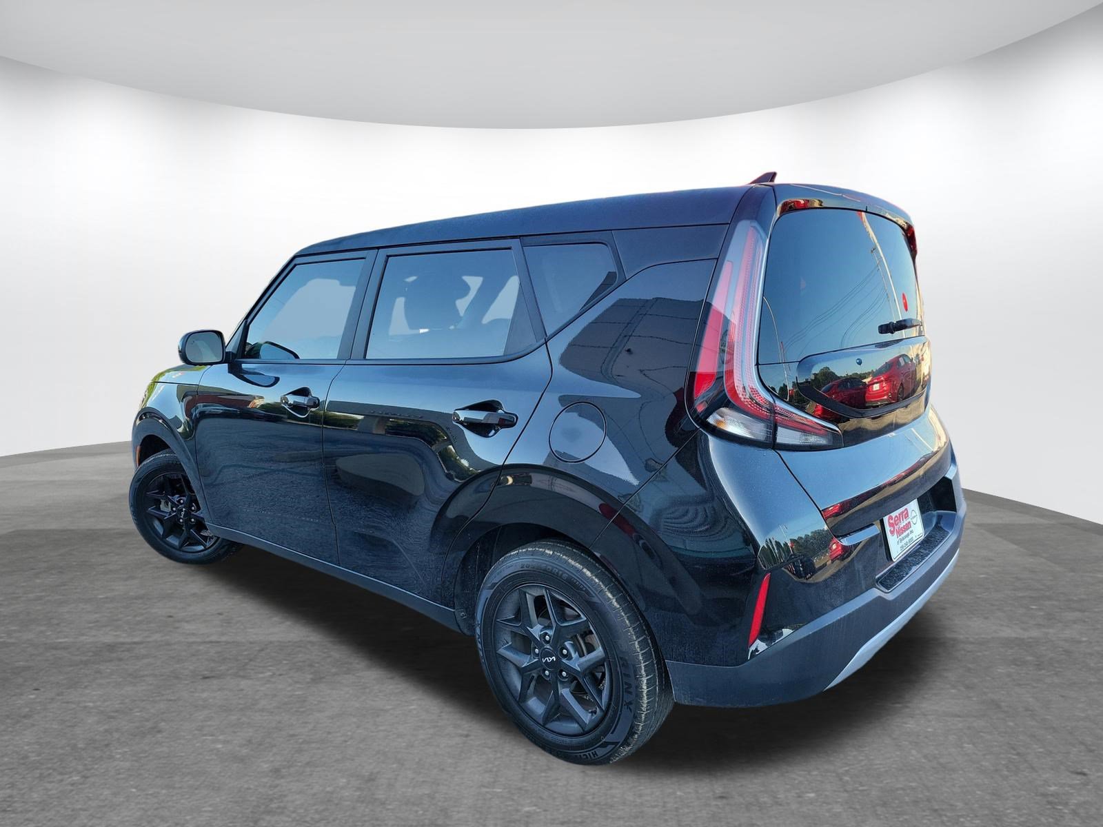 Used 2023 Kia Soul LX w/ LX Technology Package FWD image 7