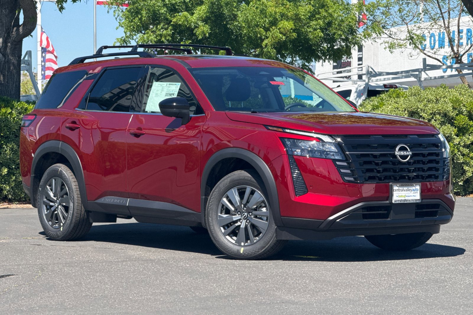 New 2026 Nissan Pathfinder SV image 2