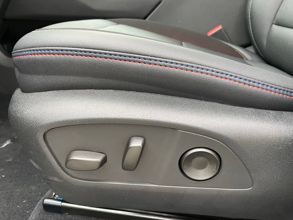 New 2026 Chevrolet Equinox EV RS image 13