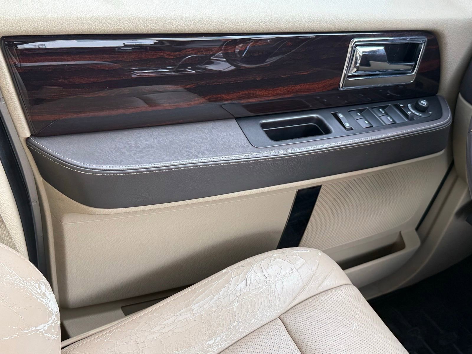 Used 2015 Lincoln Navigator L 4WD w/ Equipment Group 101A Reserve image 43