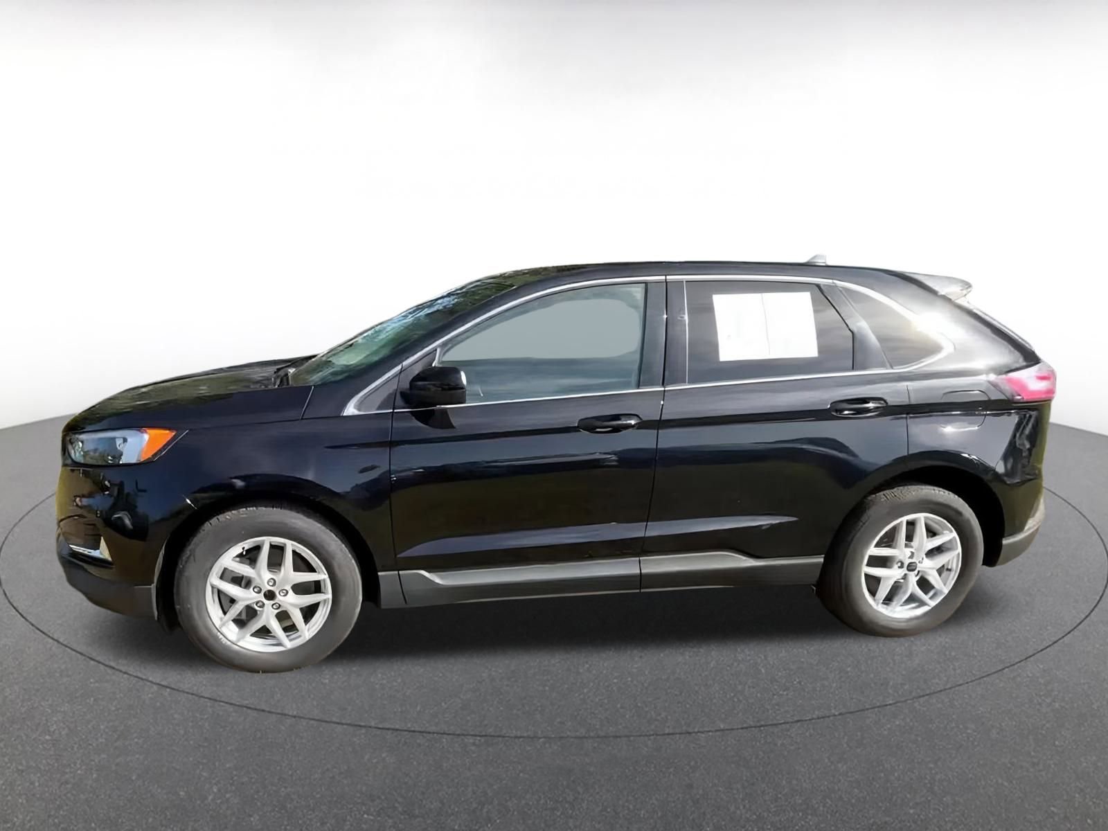 Used 2022 Ford Edge SEL image 9