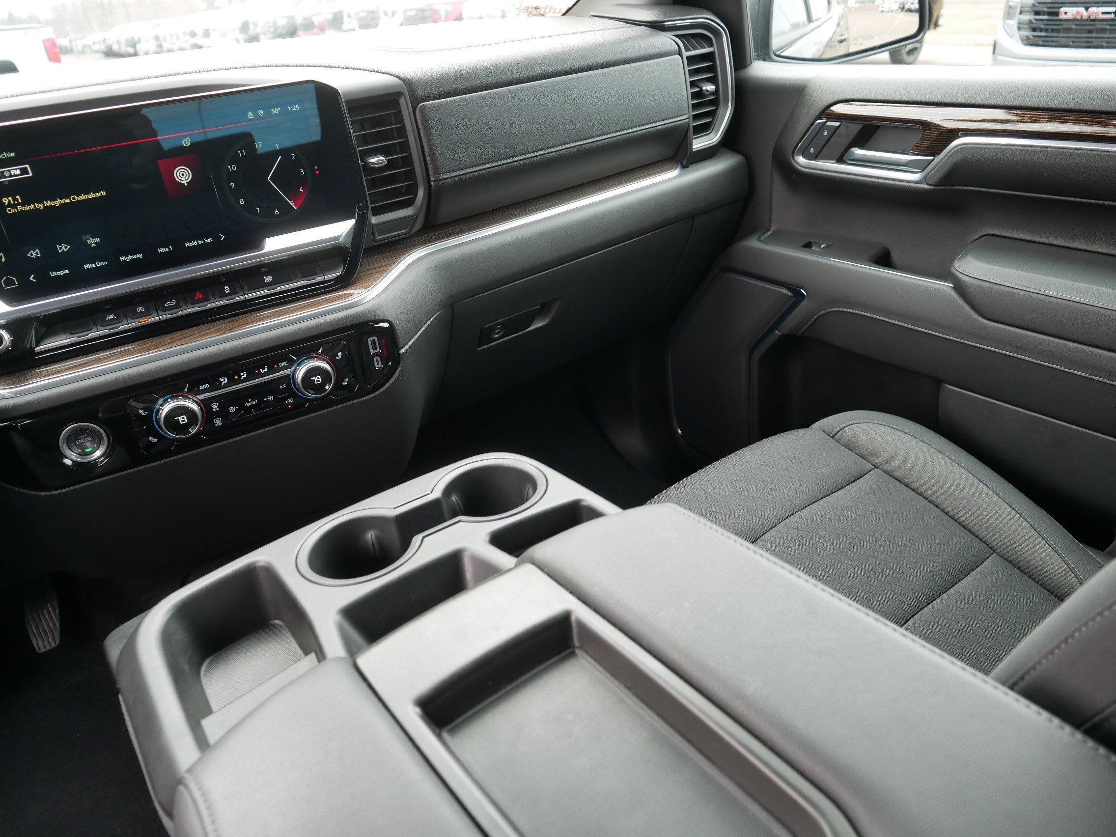 Used 2024 GMC Sierra 1500 Elevation image 11