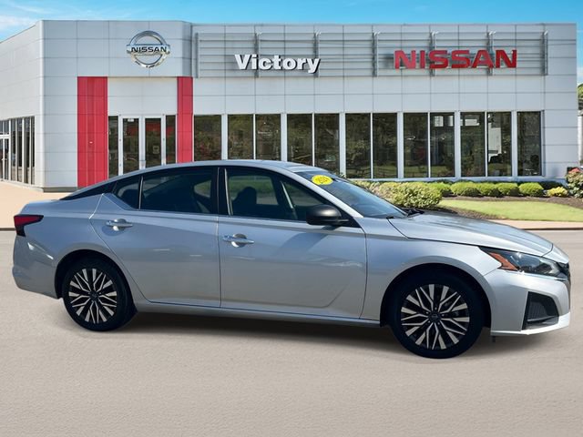 Certified 2024 Nissan Altima 2.5 SV FWD image 2