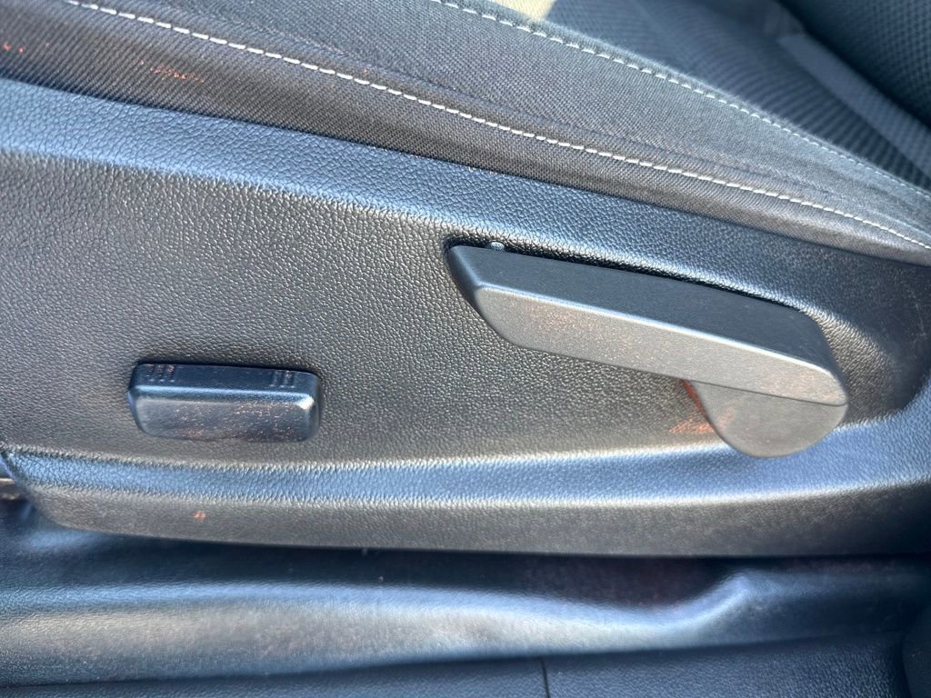 Used 2022 Chevrolet Colorado LT w/ Fleet Safety Package image 13