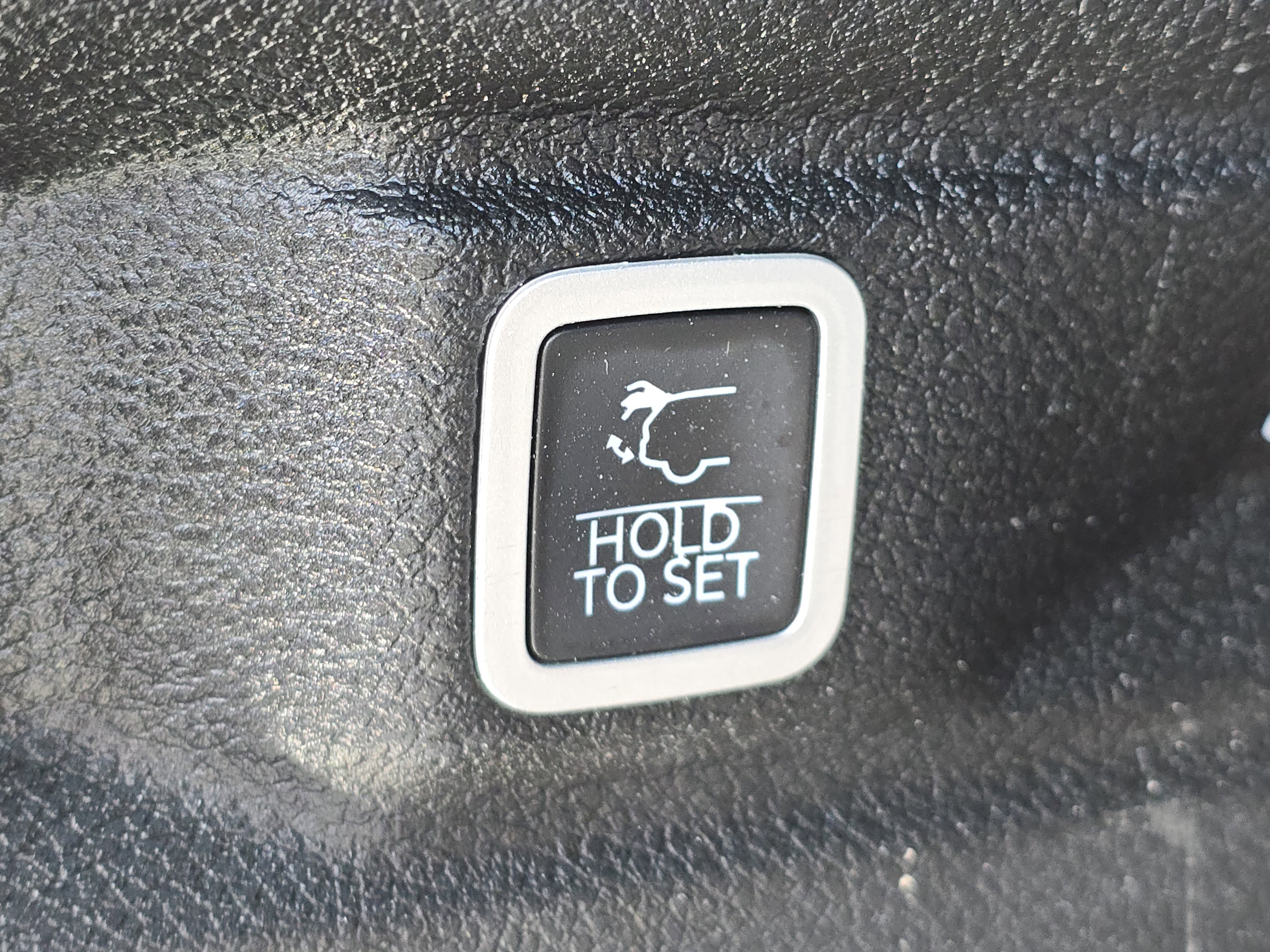 Used 2024 Jeep Grand Cherokee L Altitude image 12