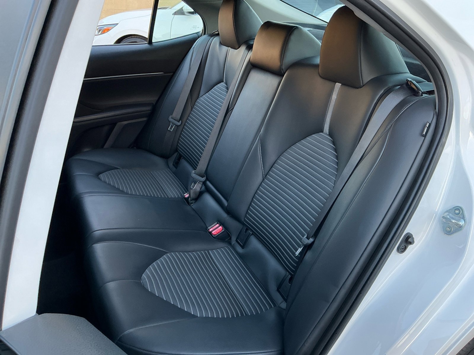 Used 2024 Toyota Camry SE image 19