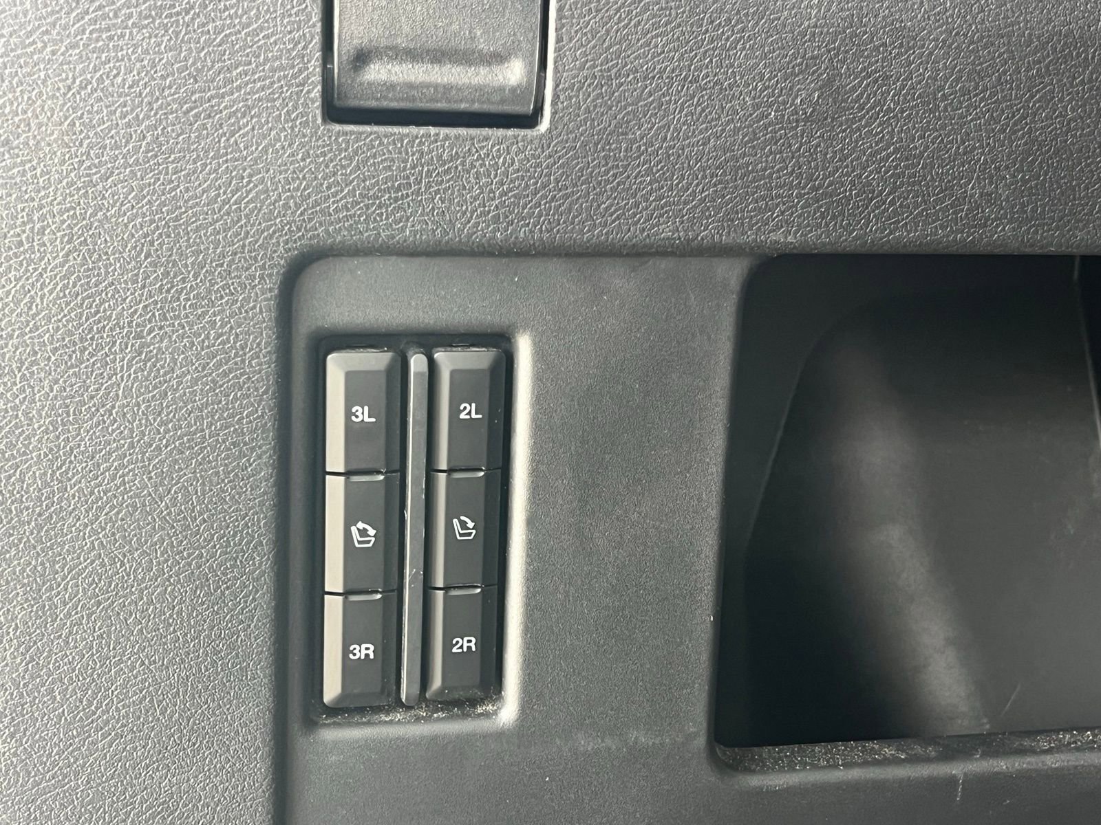 Used 2024 Ford Expedition Limited RWD image 18