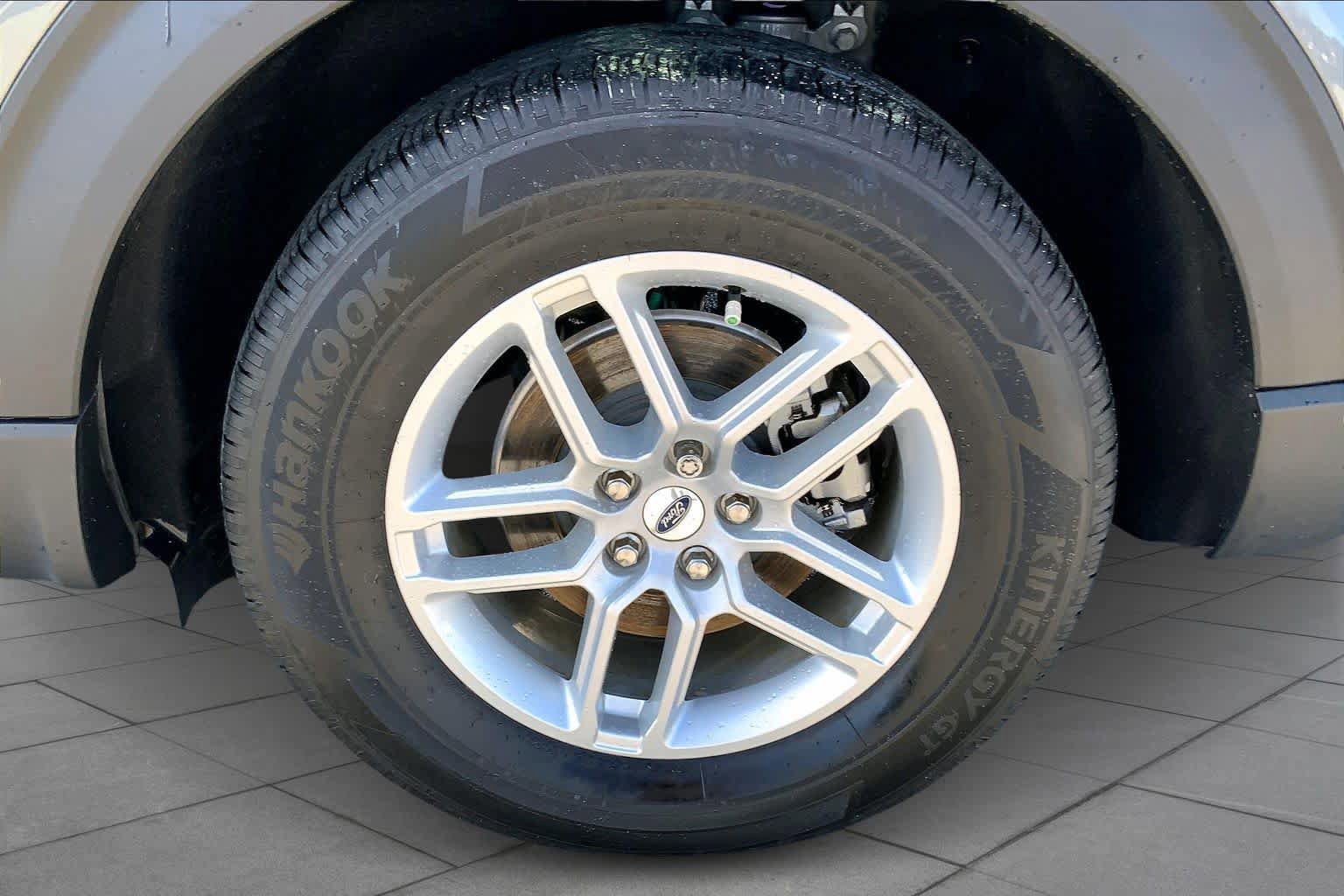 Certified 2025 Ford Explorer Active image 11