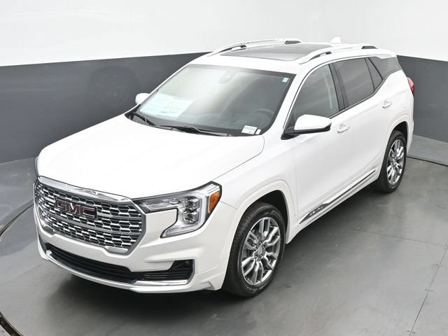 Used 2023 GMC Terrain Denali w/ LPO, Floor Liner Package AWD/4WD image 36