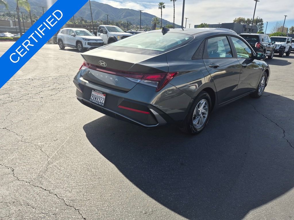 Used 2025 Hyundai Elantra SE image 7