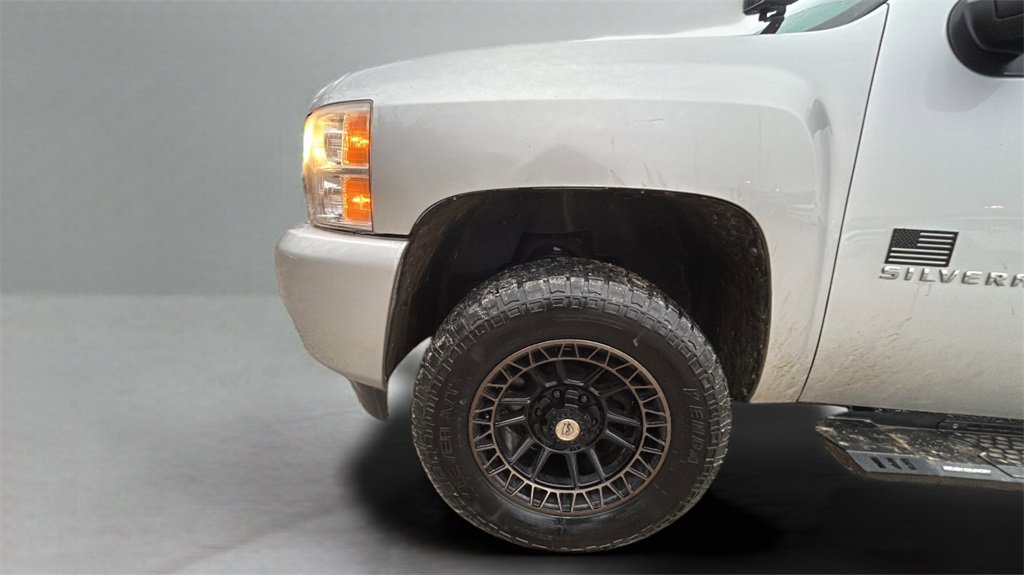 Used 2010 Chevrolet Silverado 1500 LT w/ Power Pack Plus image 9
