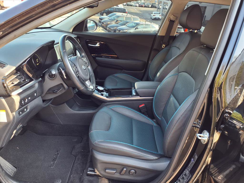 Used 2021 Kia Niro EX Premium w/ Cold Weather Package image 11