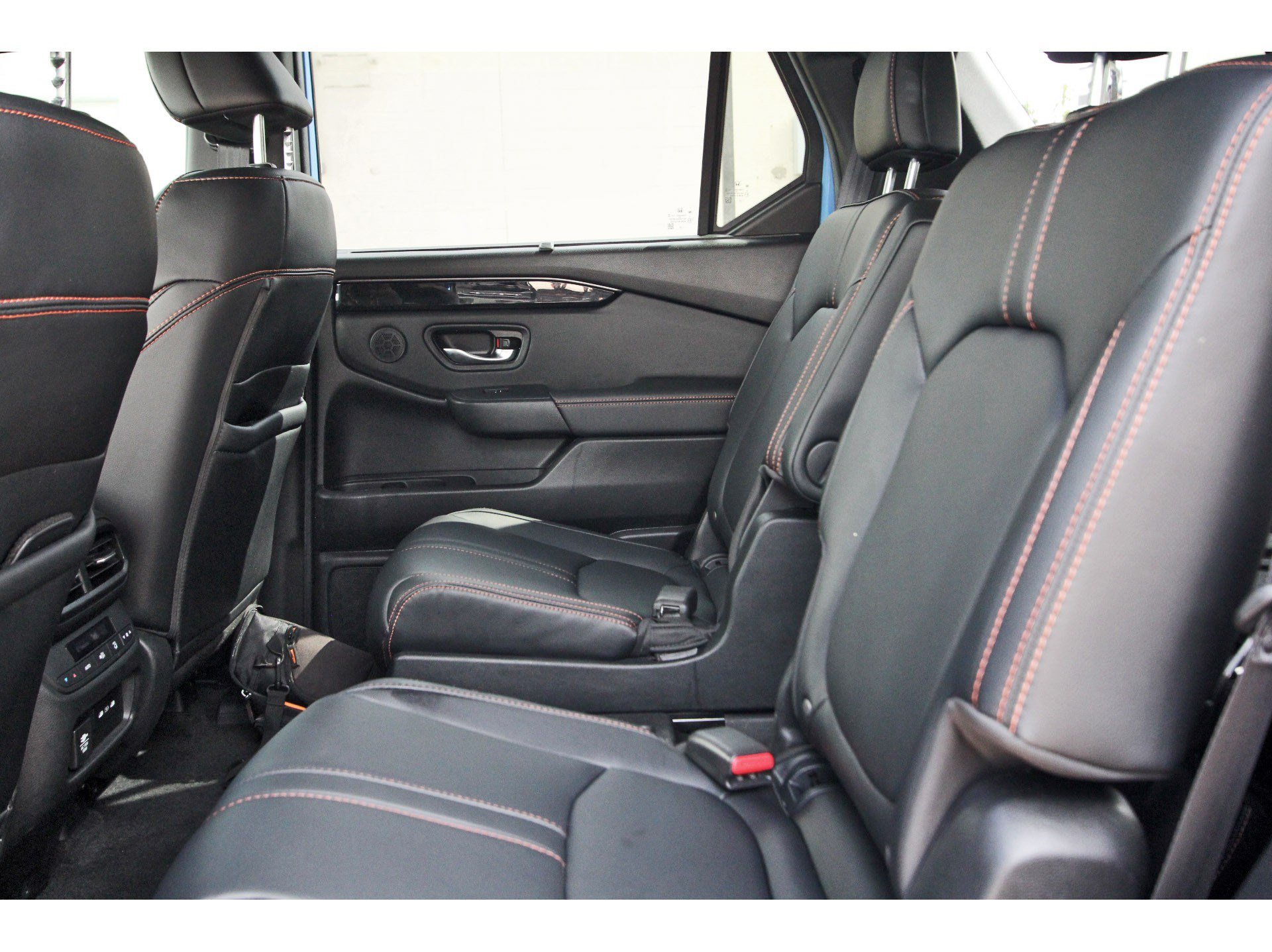 Used 2025 Honda Pilot TrailSport image 28