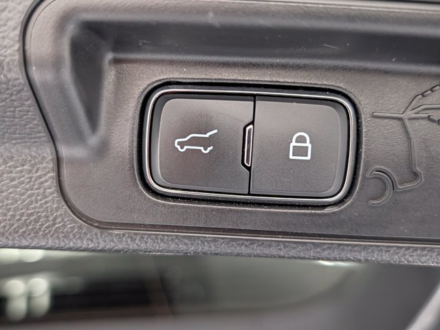 Used 2023 Ford Explorer Limited w/ Equipment Group 301A AWD/4WD image 36