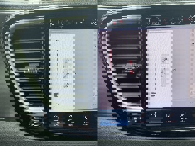 Used 2024 Chrysler Pacifica Touring-L image 27