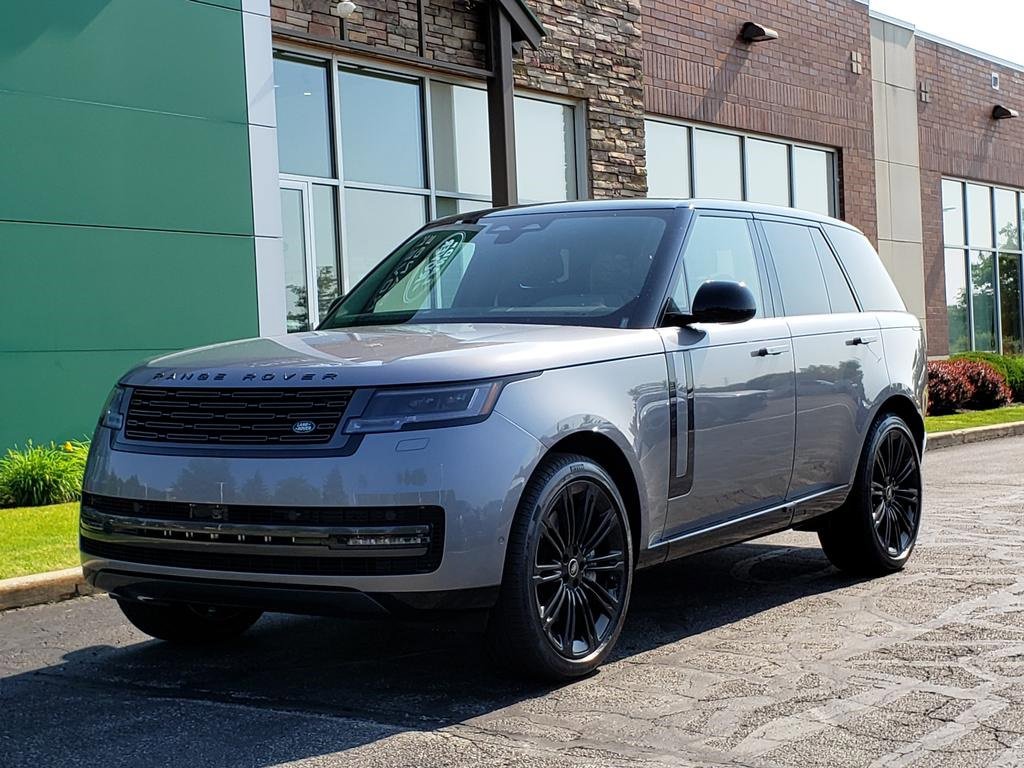 New 2025 Land Rover Range Rover SE