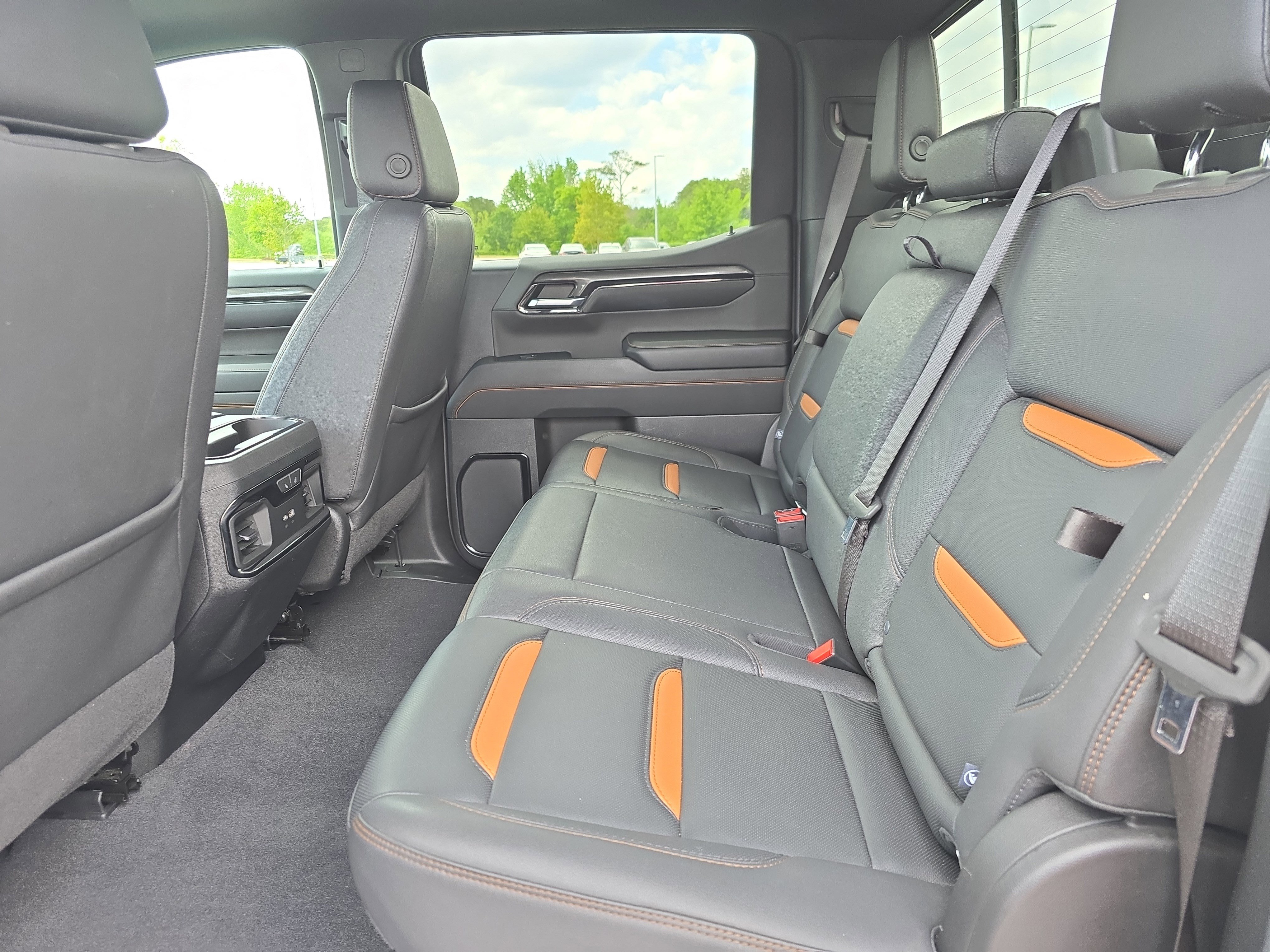 Used 2023 GMC Sierra 1500 AT4 w/ AT4 Premium Package AWD/4WD image 13