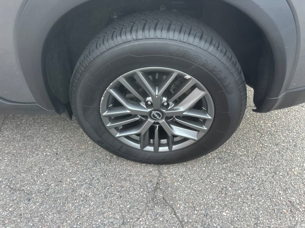 Used 2024 Nissan Rogue S image 13