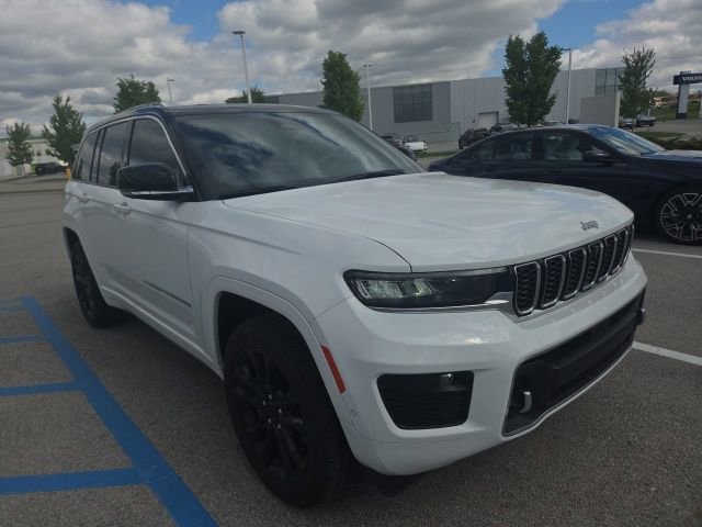 Used 2024 Jeep Grand Cherokee Overland w/ Adv Protech Group III AWD/4WD image 1