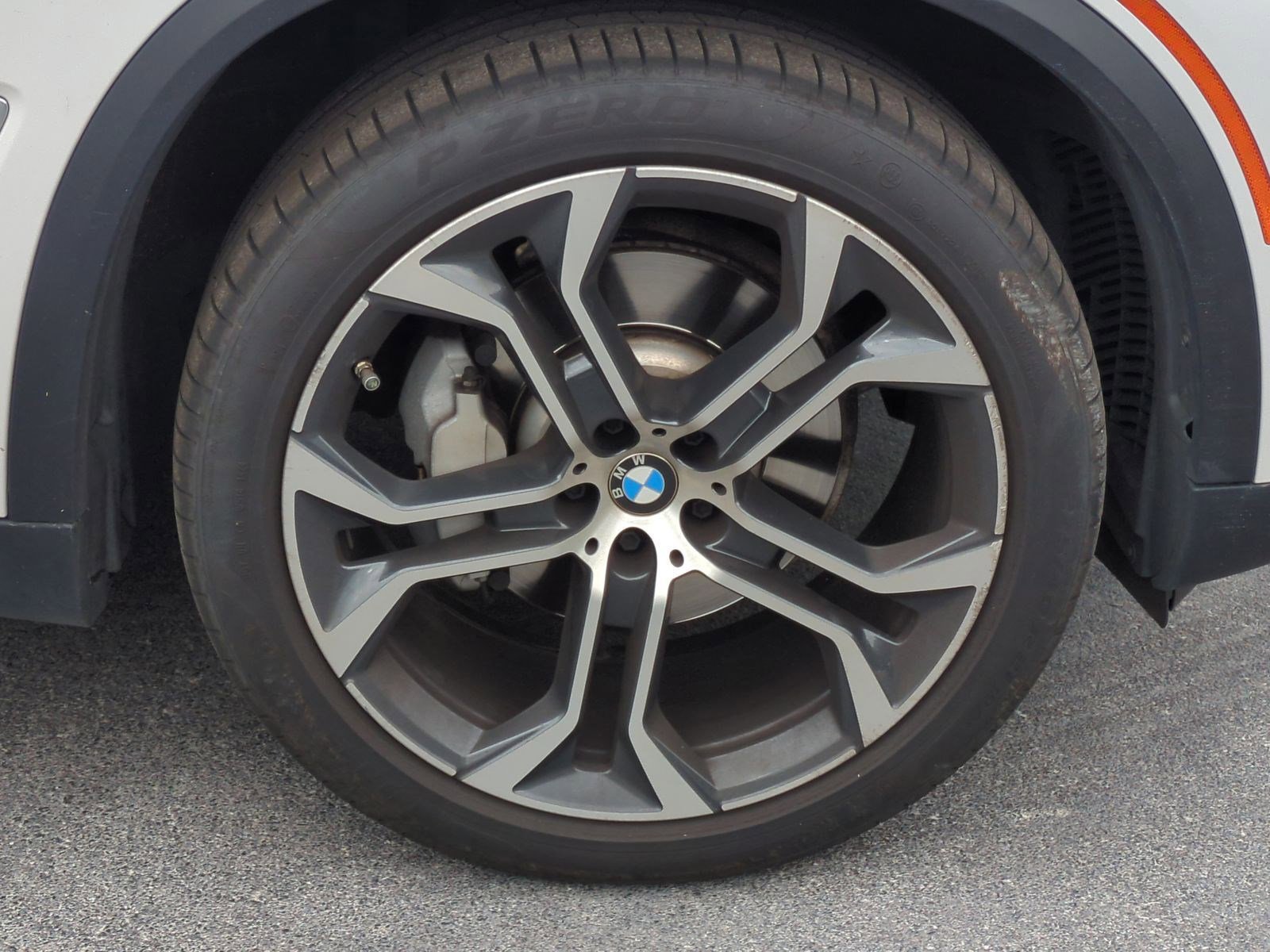 Used 2021 BMW X5 xDrive40i w/ Premium Package AWD/4WD image 13